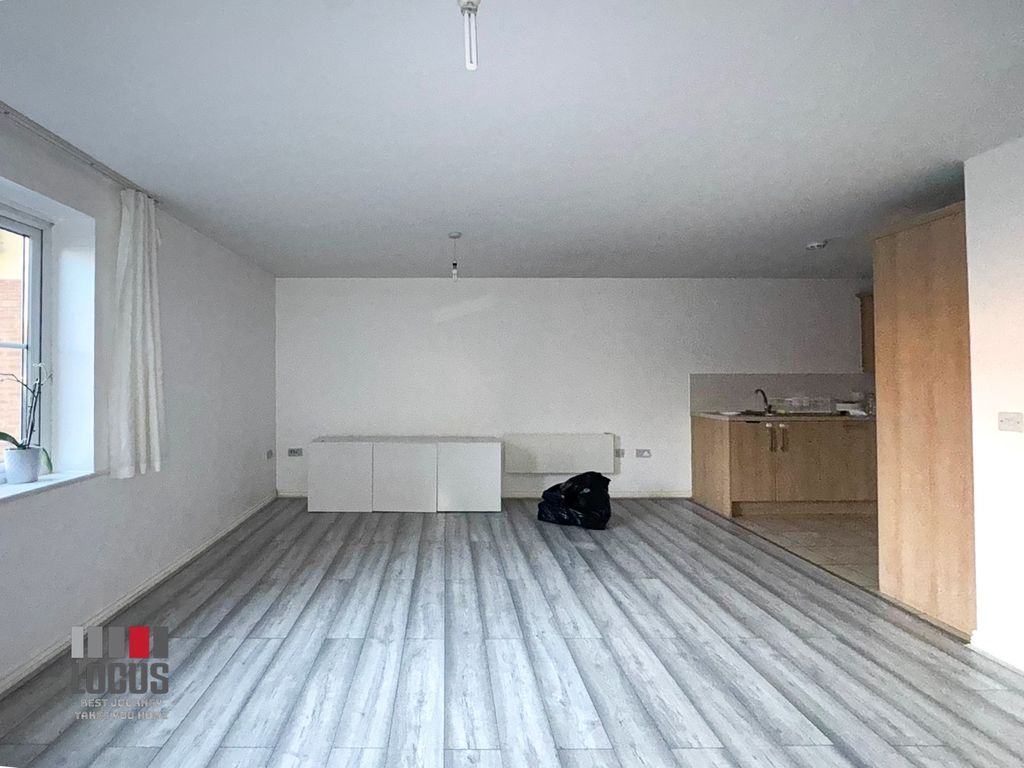 Property photo 1 of 6 Photo 6