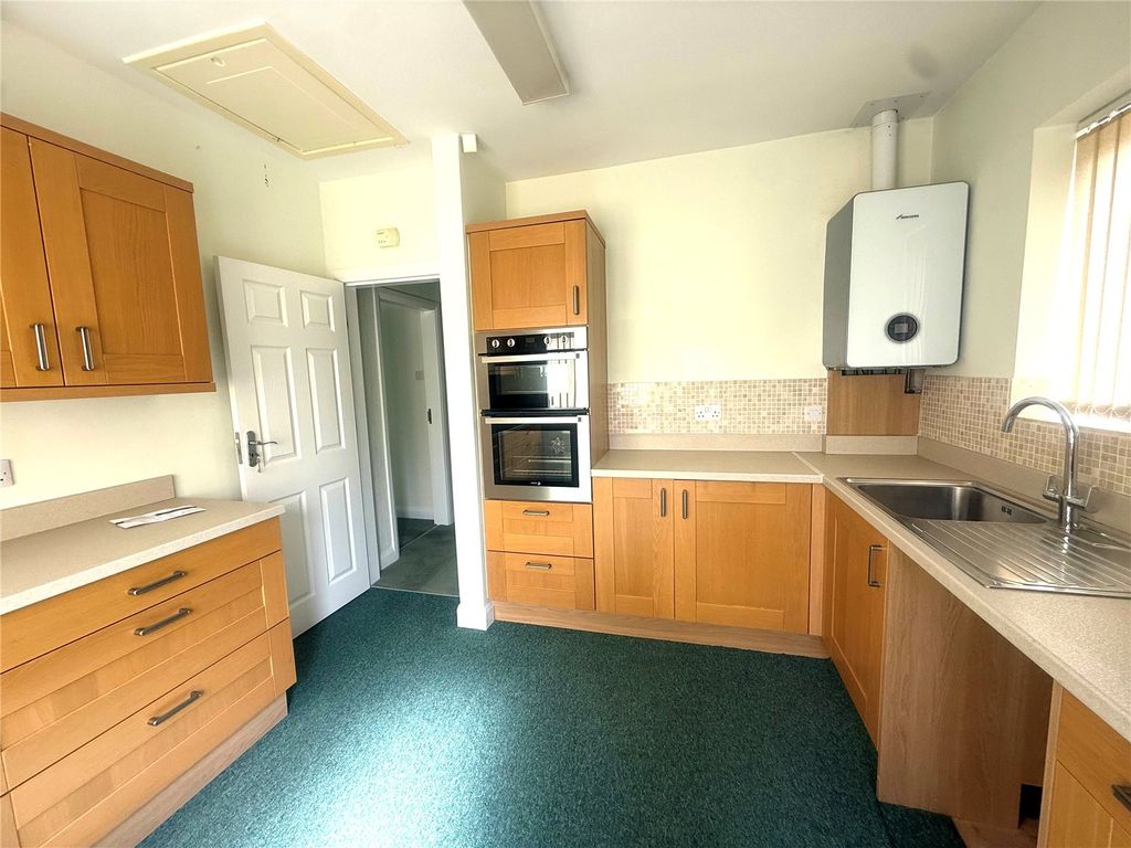 Property photo 2 of 8 Picture No. 14