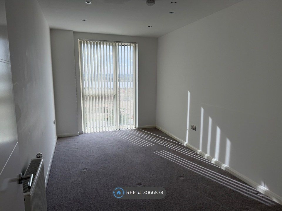 Property photo 3 of 35