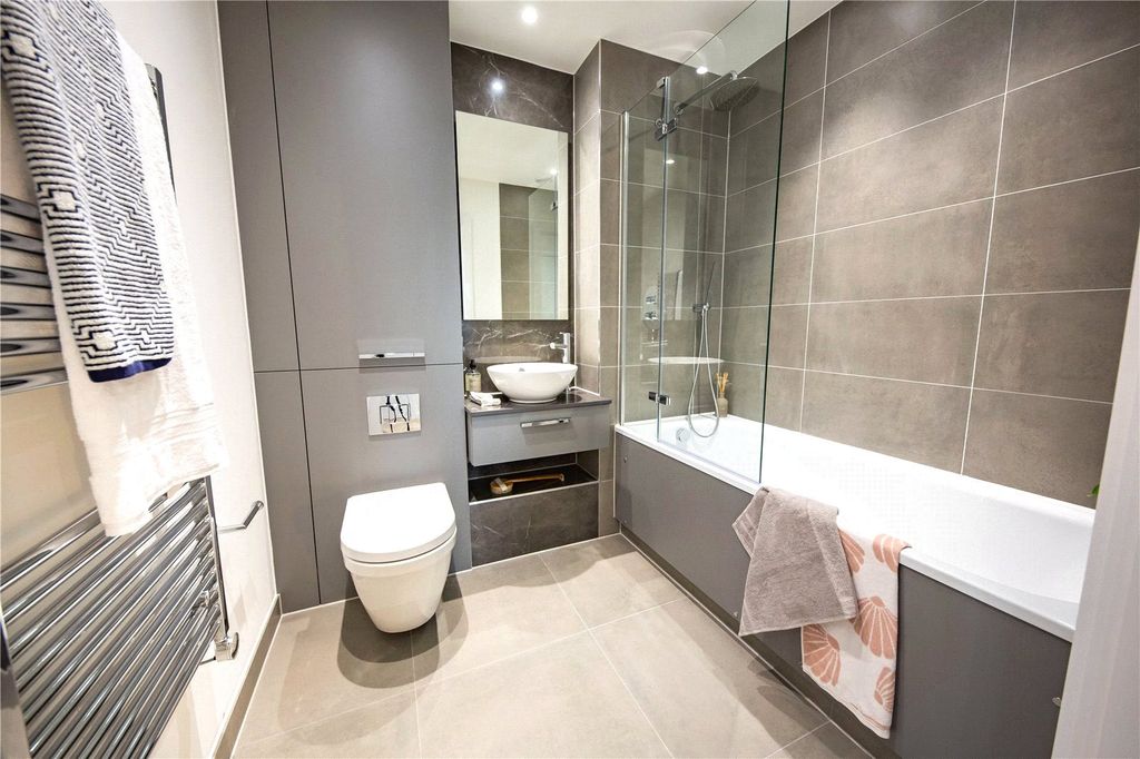 Additional image 10 of 2 bed flat for saleThe Lock, Greenford Quay, Greenford UB6