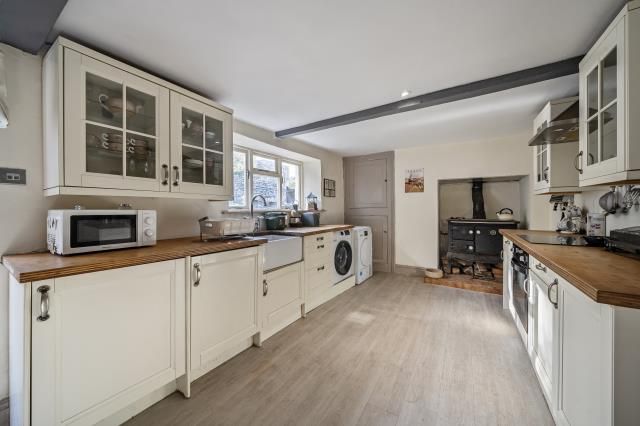 Property photo 2 of 23 Kitchen