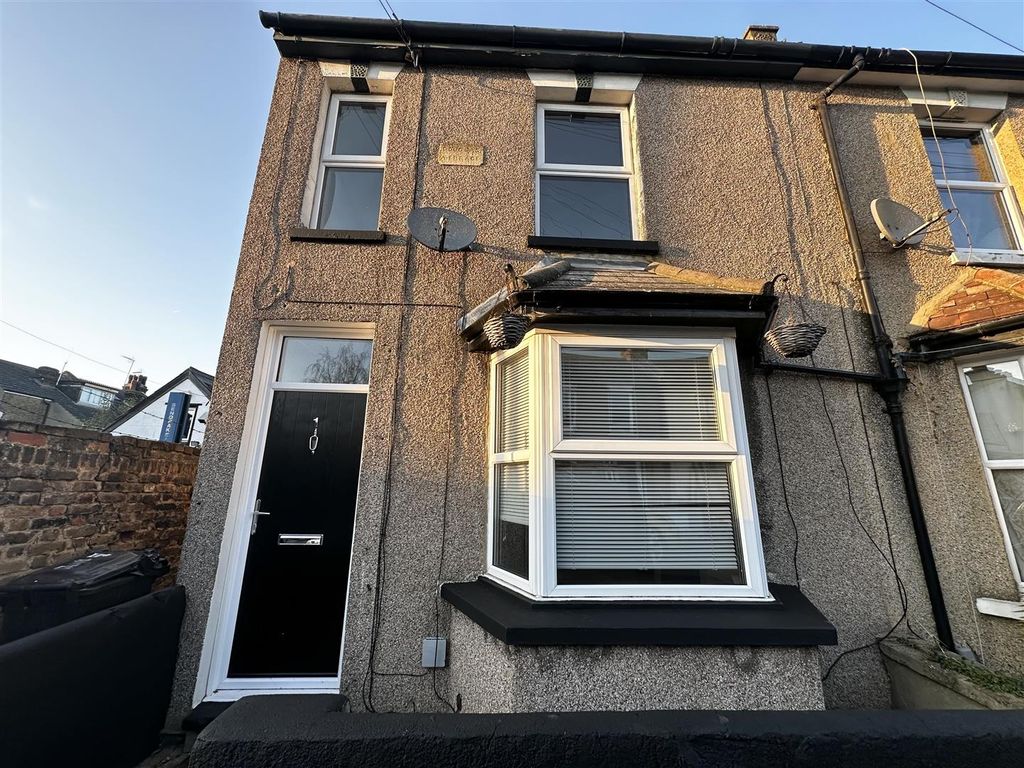 Property photo 1 of 10 External