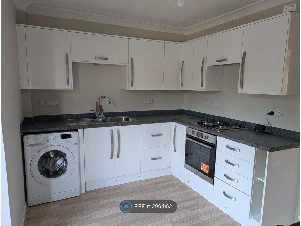Property photo 2 of 19 Kitchen