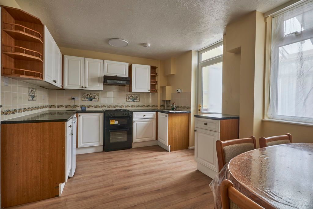 Property photo 3 of 15 Kitchen Diner