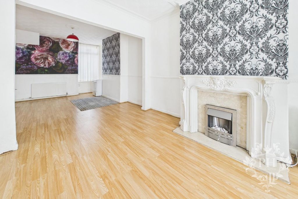 Property photo 3 of 13 Cam01415G0-Pr0431-Still002.Jpg