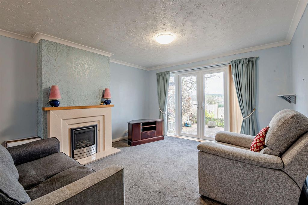 Property photo 2 of 19 Living Room