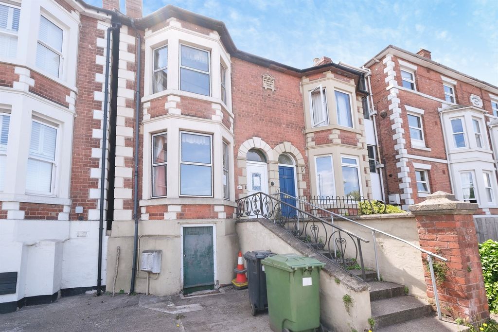 Property photo 1 of 20