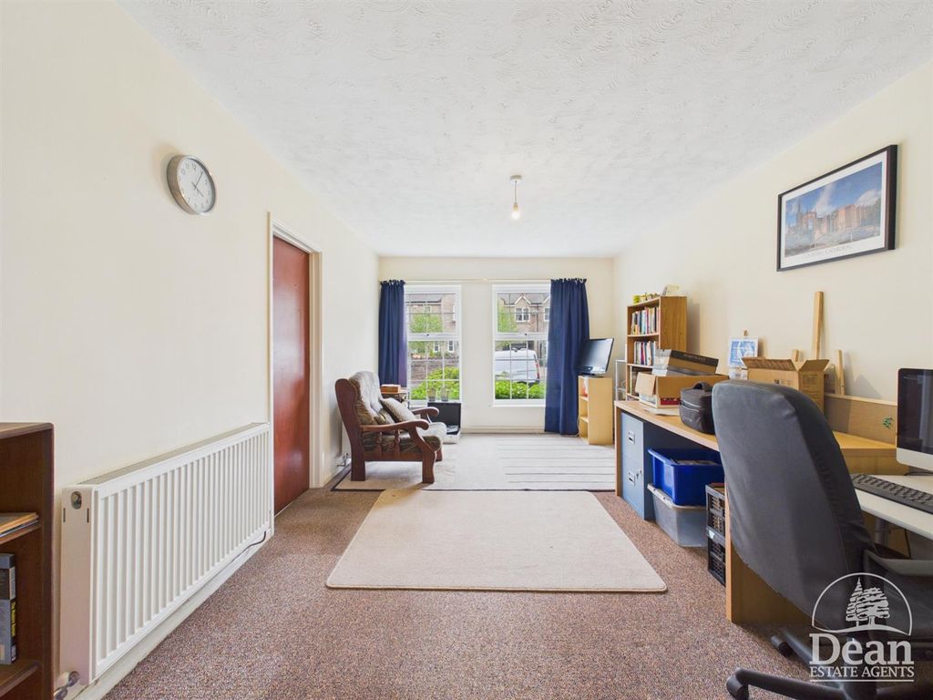 Property photo 3 of 8