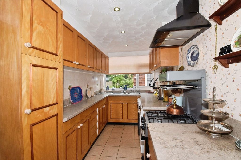 Property photo 3 of 20 Kitchen