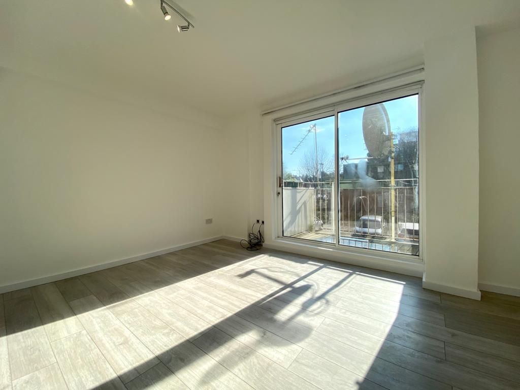 Property photo 1 of 12 Mapes Lounge.Jpg