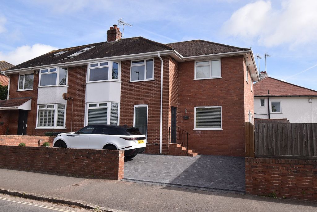 Property photo 1 of 20