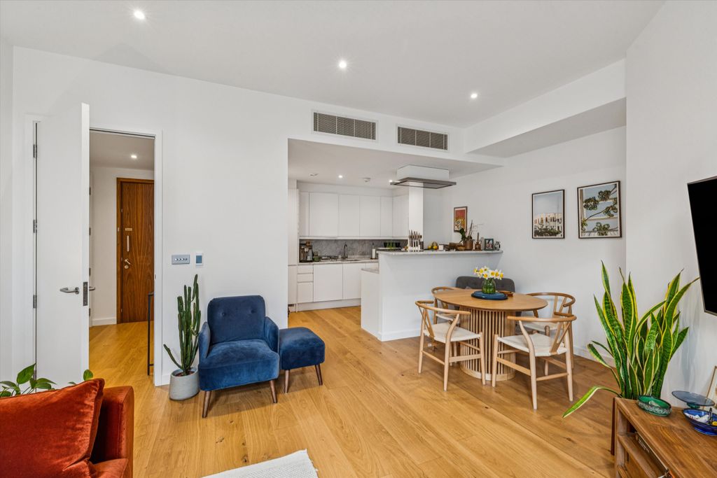 Property photo 2 of 15 Image