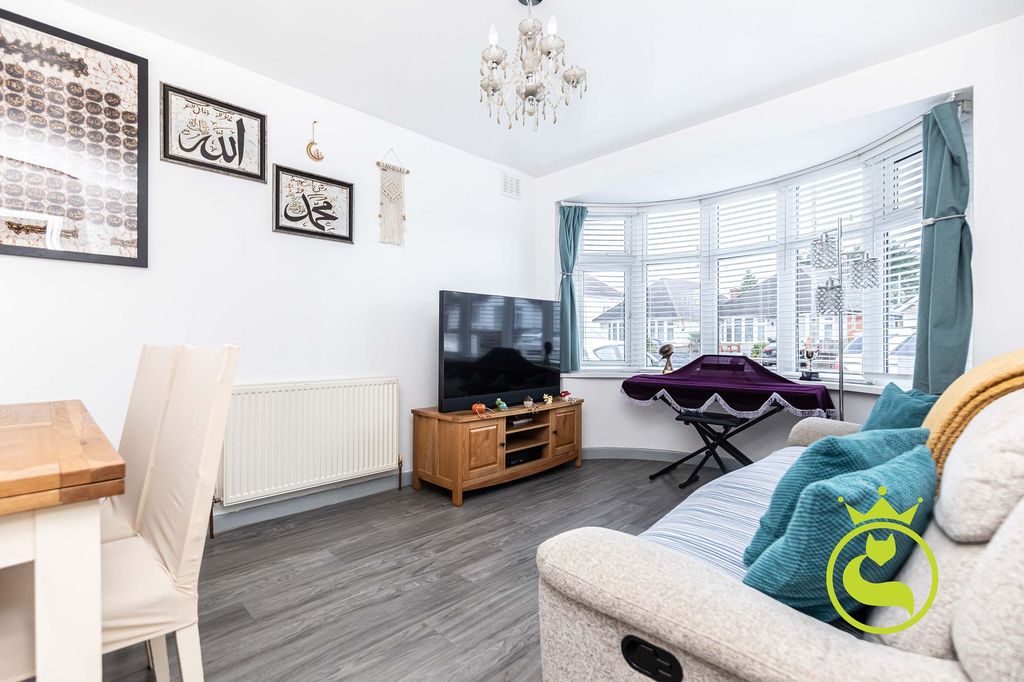 Property photo 2 of 17