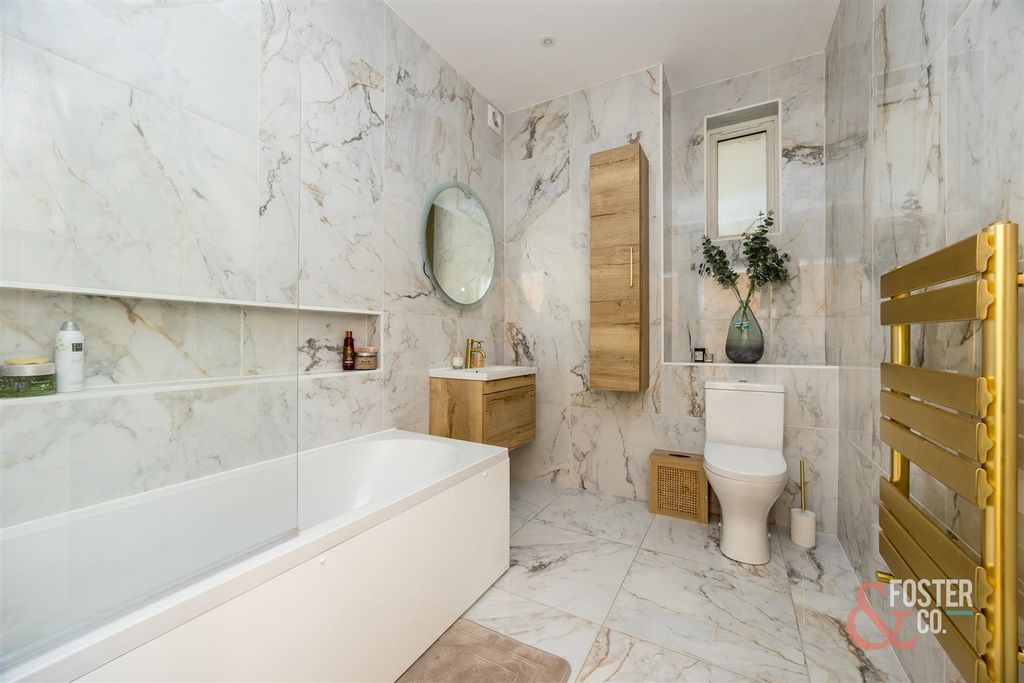 Property photo 3 of 18 Kingsway, 305, Flat 1-7.Jpg