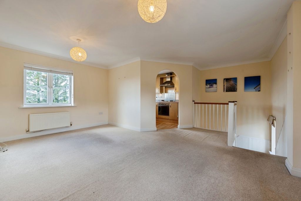 Property photo 3 of 13 Photo