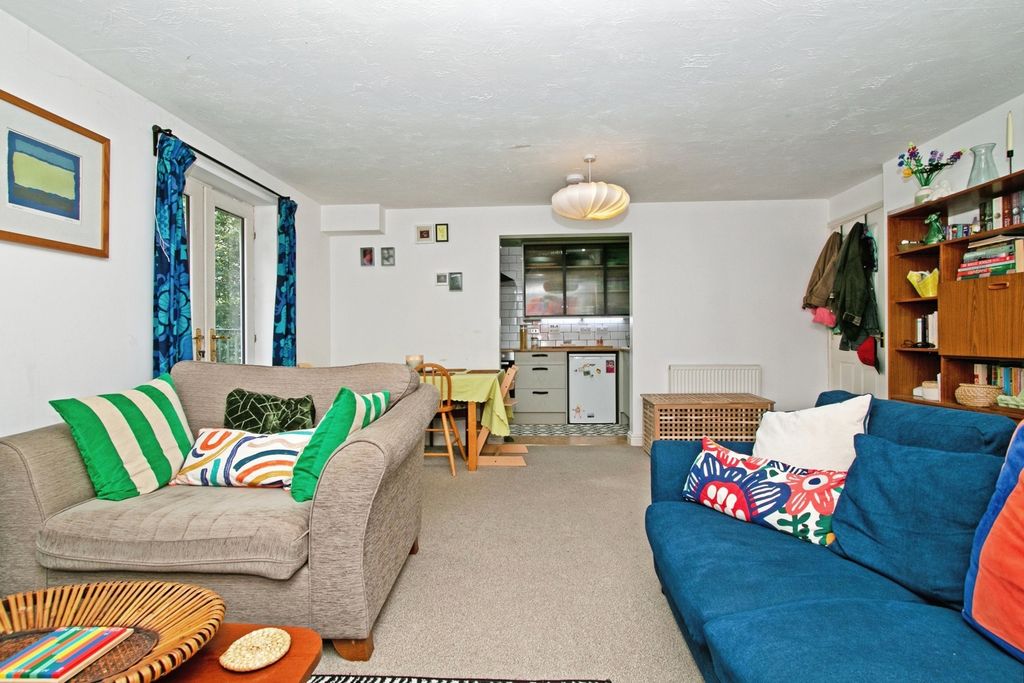 Additional image 4 of 2 bed flat for saleCalver Close, Penryn, Cornwall TR10