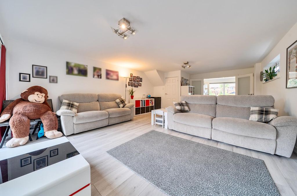Property photo 3 of 17 Davidson Frost-Wellings, Dfw, Ailantus Court, Ha8,