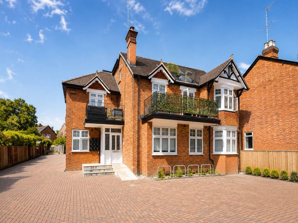 Property photo 1 of 14 3 Highclere House (19)