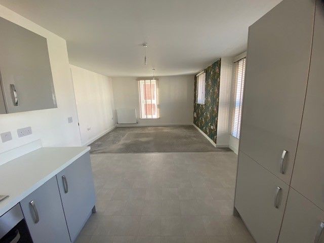 Property photo 2 of 11 Living Room