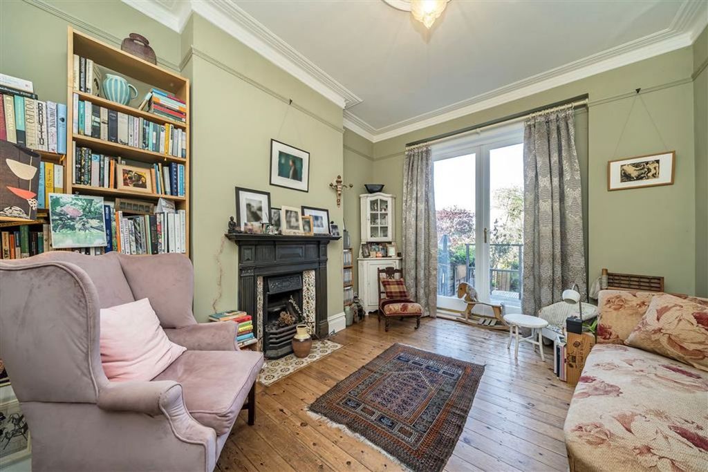 Property photo 3 of 12