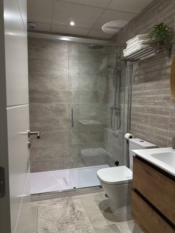 Property photo 2 of 51