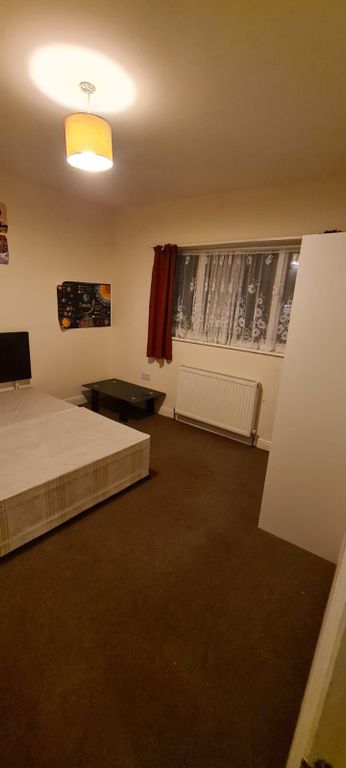 Property photo 3 of 7 Gallery