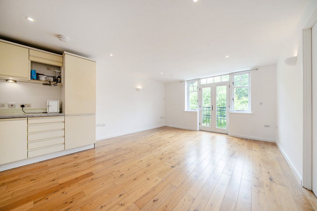 Property photo 1 of 11 Picture No. 22