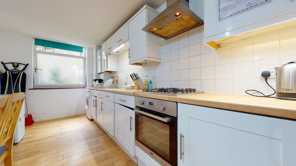 Property photo 2 of 16 Kitchen