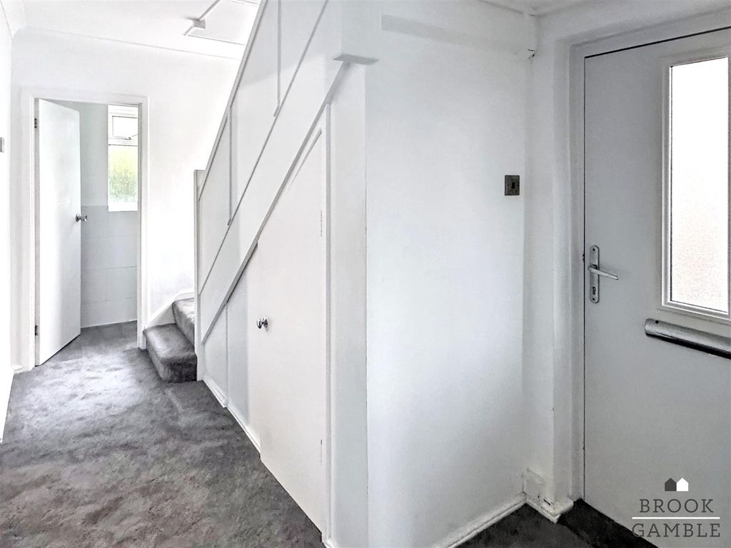 Property photo 3 of 18 01323 438506