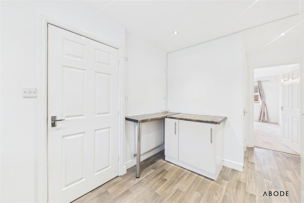 Property photo 3 of 11 Cam02544G0-Pr0324-Still003.Jpg