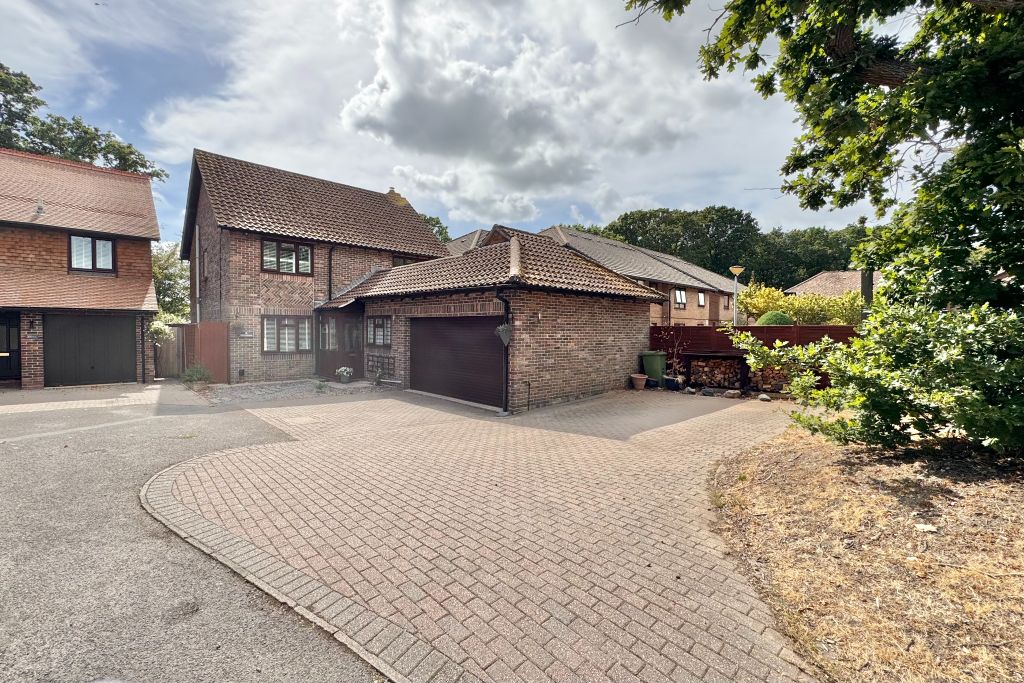 Property photo 1 of 22 Front