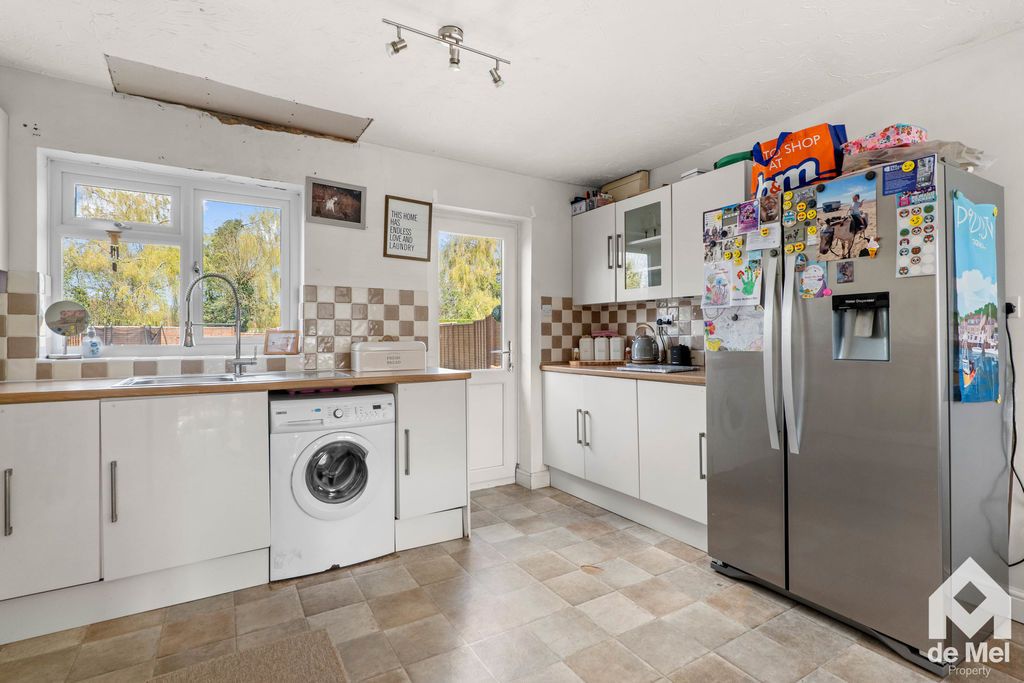 Property photo 2 of 12 Photo 7