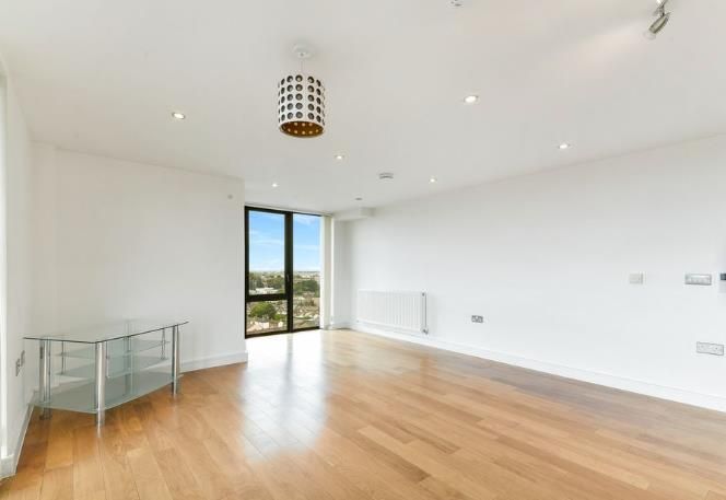 Property photo 2 of 8