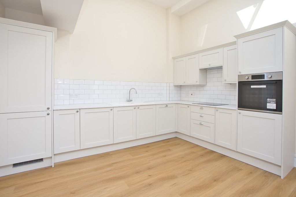 Property photo 2 of 10 Pleydell