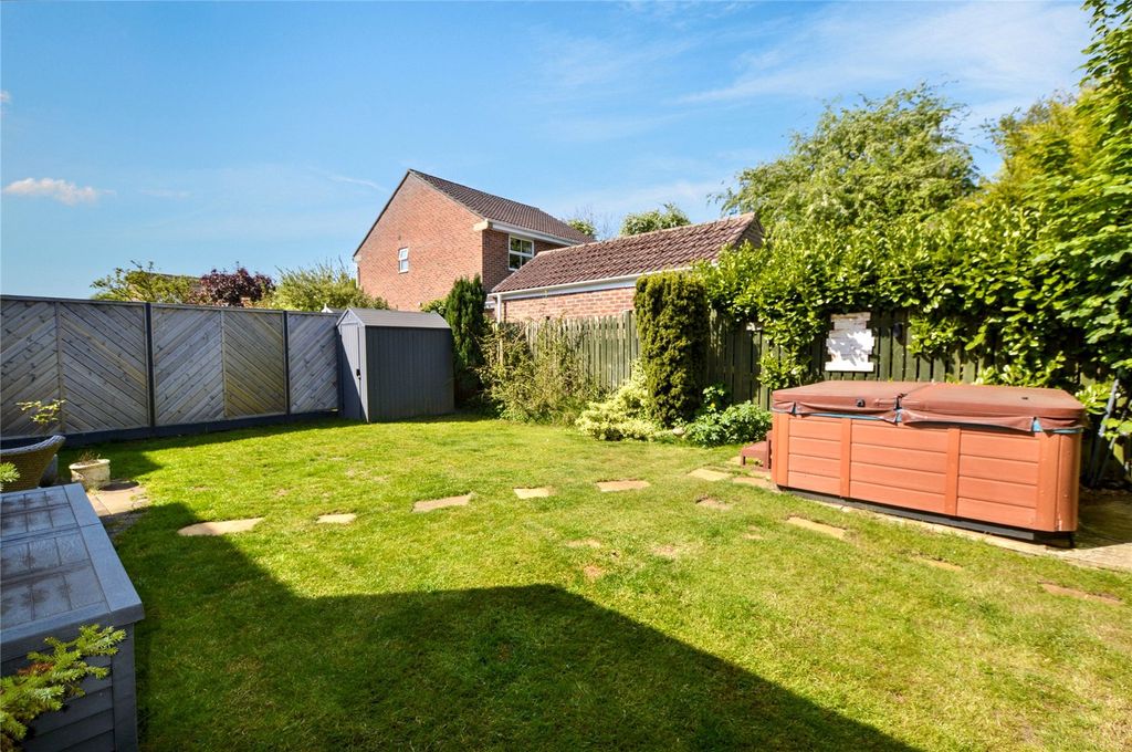 Property photo 2 of 16 Picture No. 18