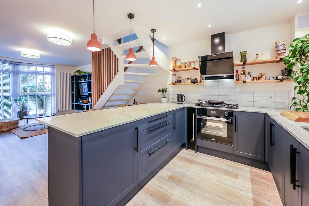 Property photo 1 of 29