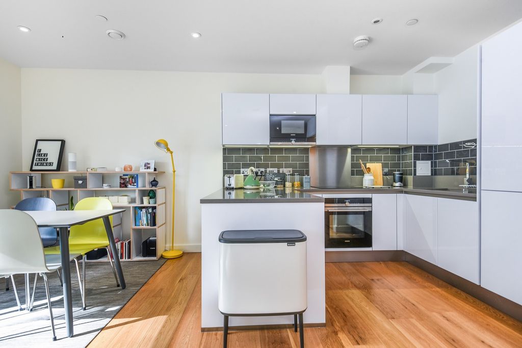 Property photo 3 of 9 Kitchen