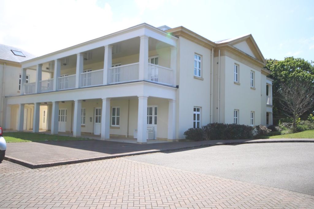 Additional image 6 of 2 bed flat for saleLakeside Village, La Rue De La Commune, St Peter JE3