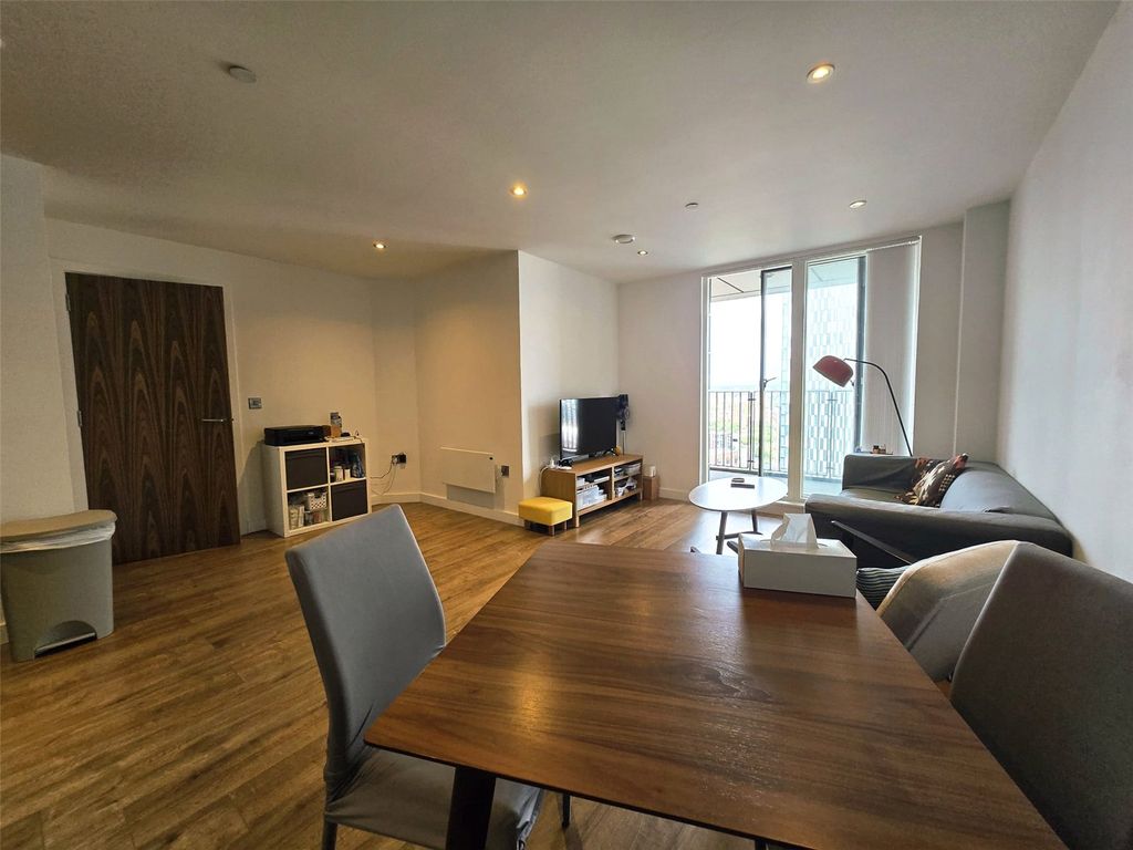 Property photo 1 of 18 Picture No. 04