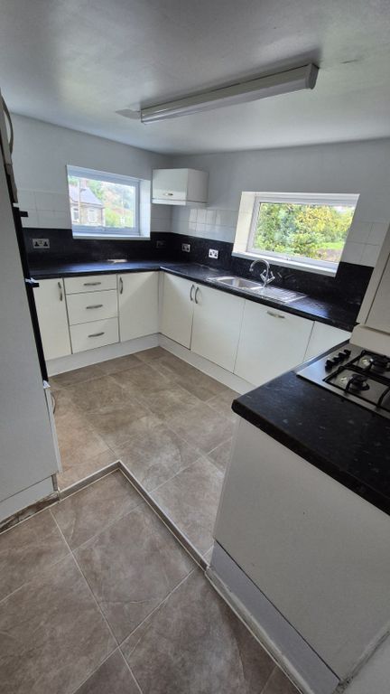 Property photo 1 of 12 3 Bed Semi-Detached House To Rent Excelsior Terrace, Maerdy Cf43