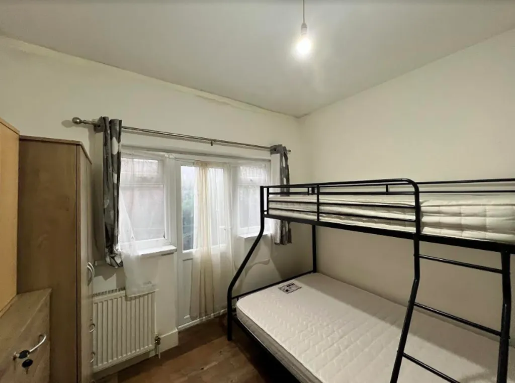 Property photo 2 of 5