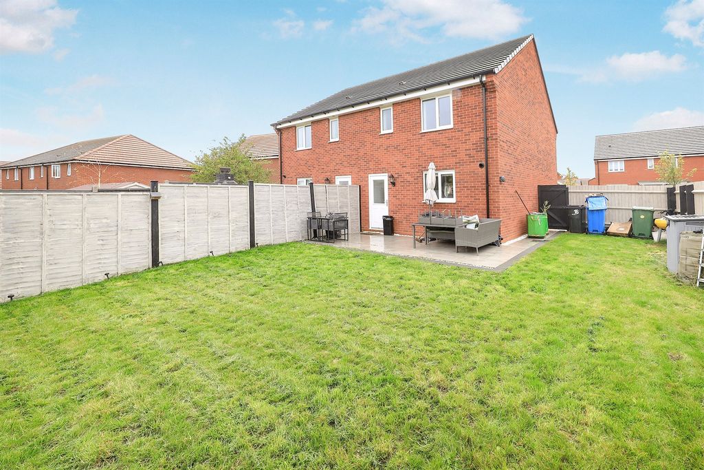 Property photo 2 of 17