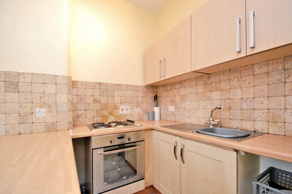 Property photo 3 of 5