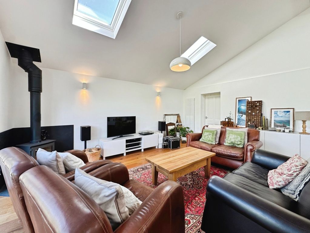 Property photo 2 of 19 5029215