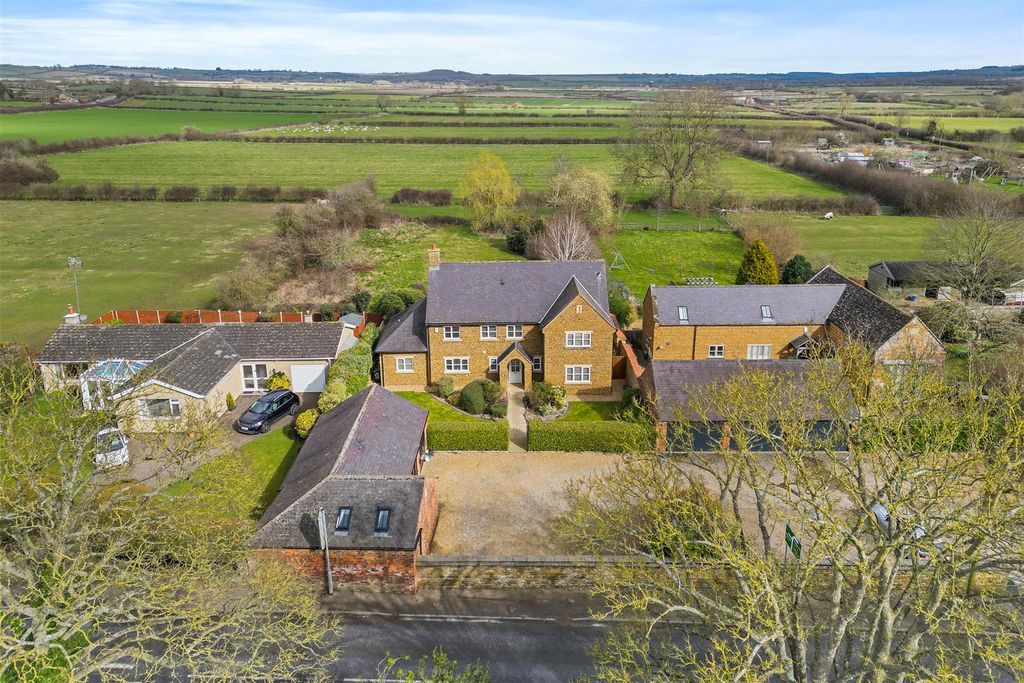 Property photo 1 of 53 Mulberryhouseweb16.Jpg