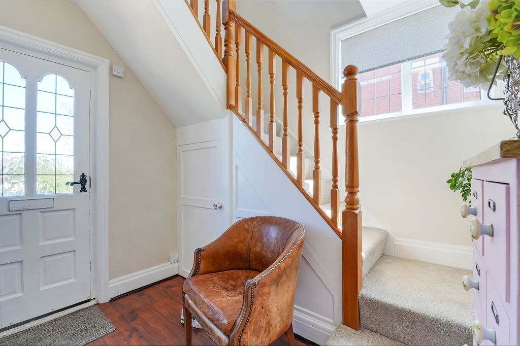 Property photo 2 of 46