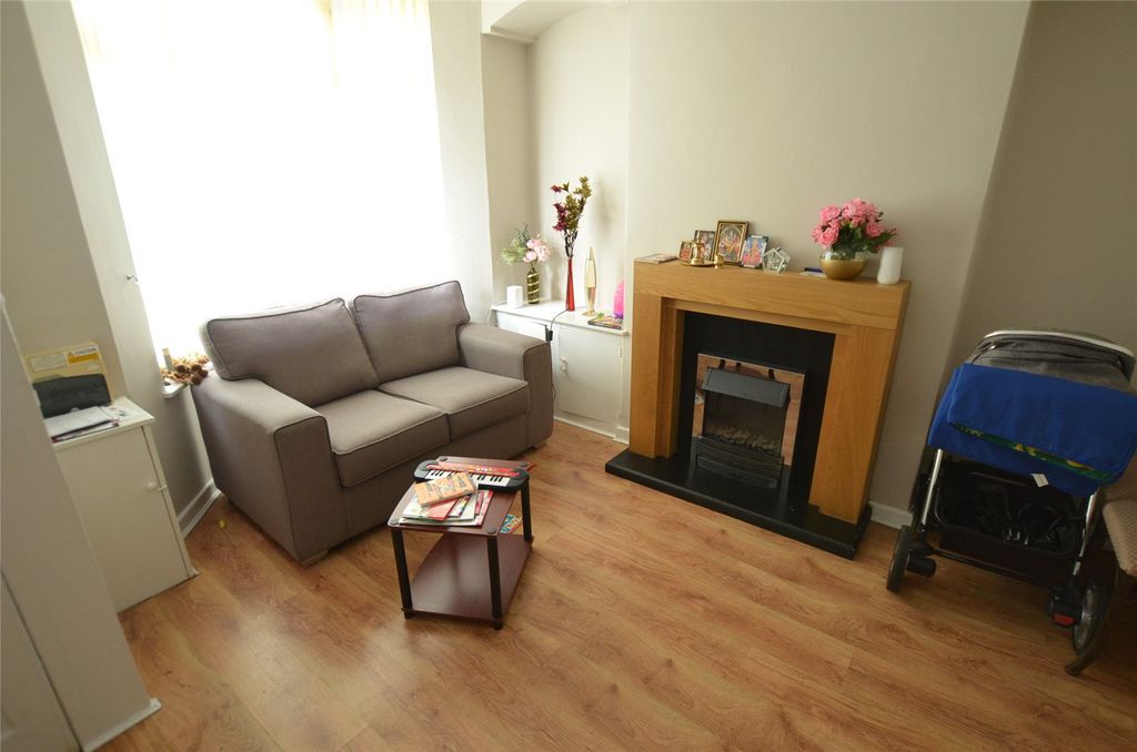Property photo 3 of 7 Picture No. 05