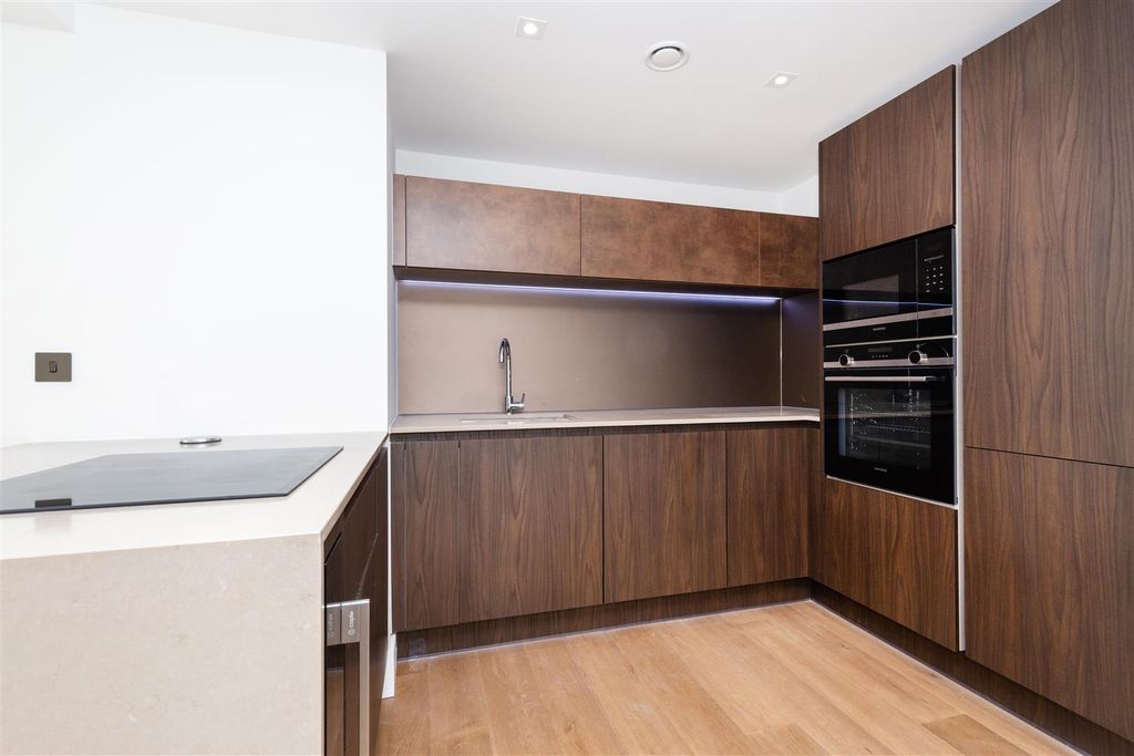 Property photo 1 of 6 Flat 123, 7A Exchange Gardens-9.Jpg
