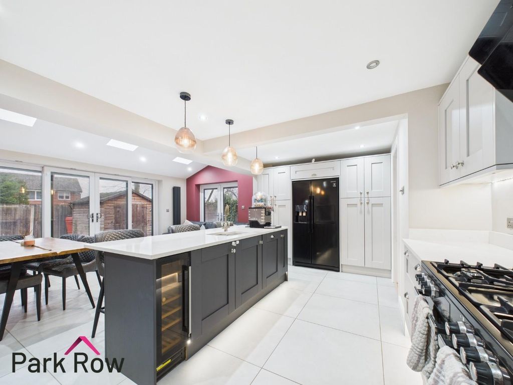 Property photo 2 of 25