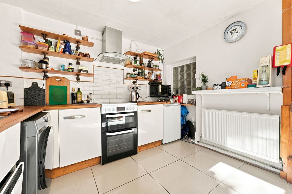 Property photo 3 of 31